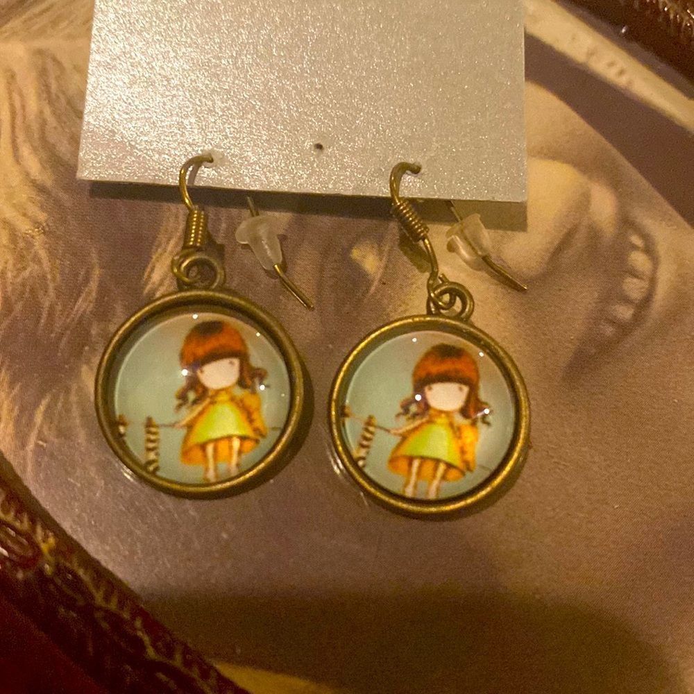 Earrings 